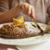 ¿Cuántas veces debo comer pescado a la semana?