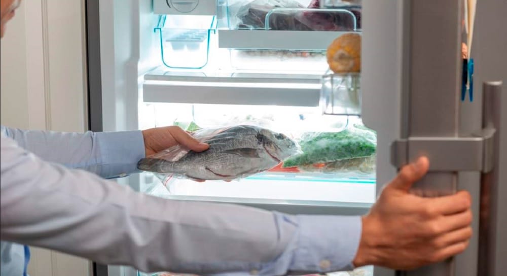 ¿Cuánto dura el pescado fresco en la nevera?