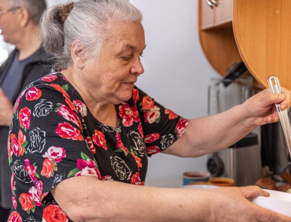 pescado fresco limpio y preparado para personas mayores